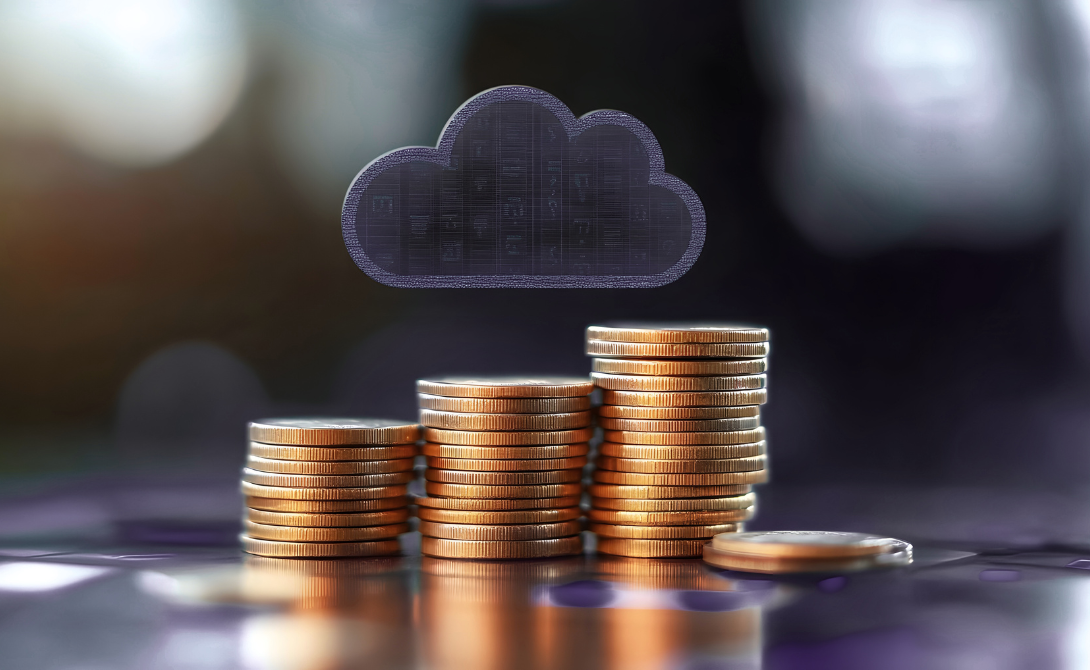 Stacks of coins beneath a digital cloud icon – visualizing Cloud Cost Optimization, budget control and efficient cloud resource planning.
