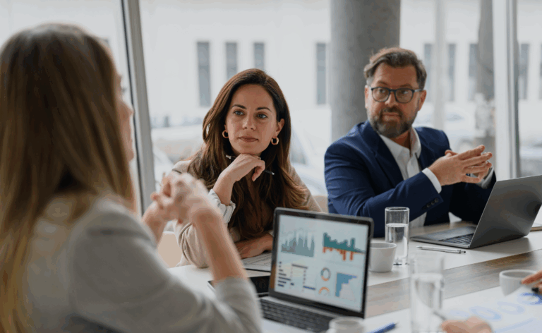 Datenvisualisierung für Entscheider: Von komplexen Daten zu steuerbaren Einsichten