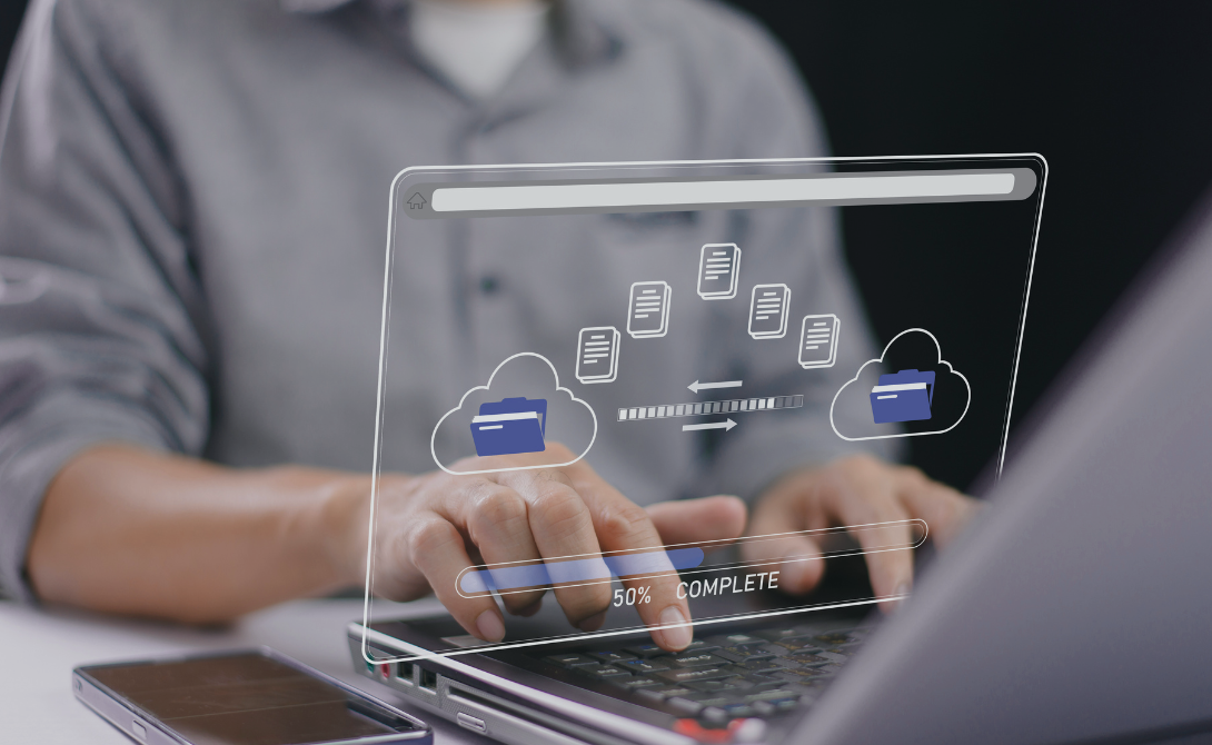 IT expert visualizing migration from legacy systems to SaaS with digital interface